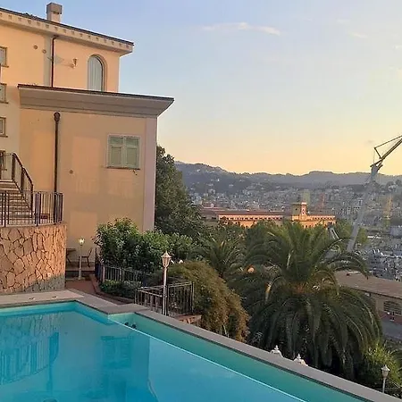 Sleeps 4 Air Con Wifi Villa